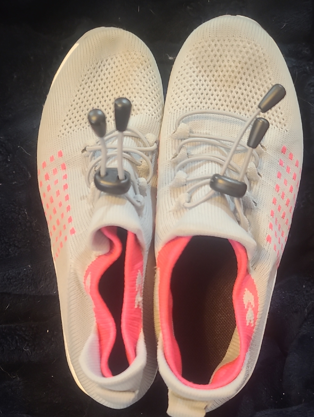 Source Unknown Light Gray Knit Slip-On Athletic Sneakers with Pink Accents